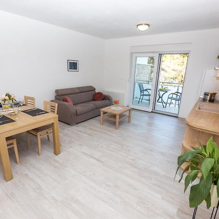 Apartmani Villa Paulo Starigrad Paklenica Zimmer foto