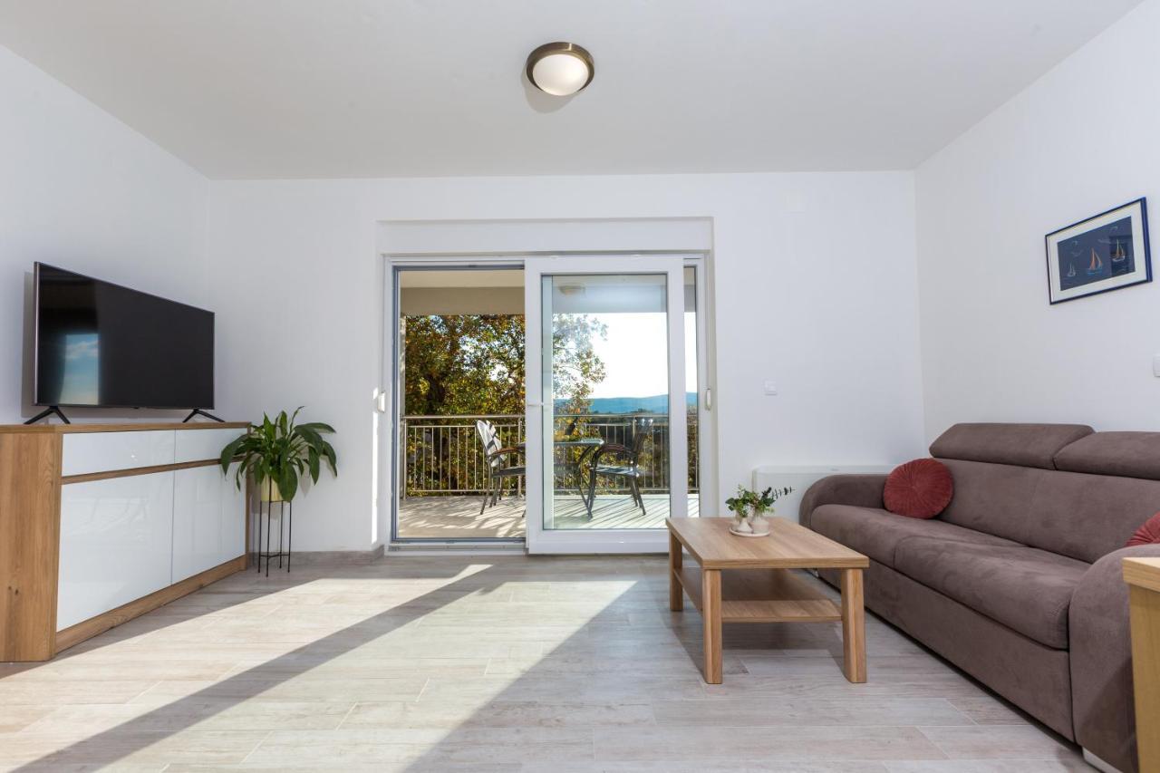 Apartmani Villa Paulo Starigrad Paklenica Exterior foto