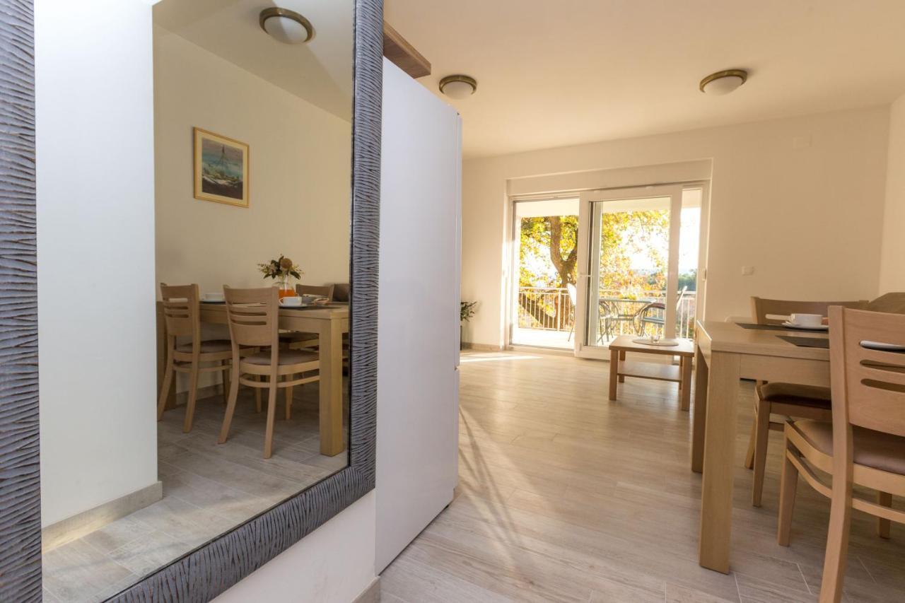 Apartmani Villa Paulo Starigrad Paklenica Exterior foto