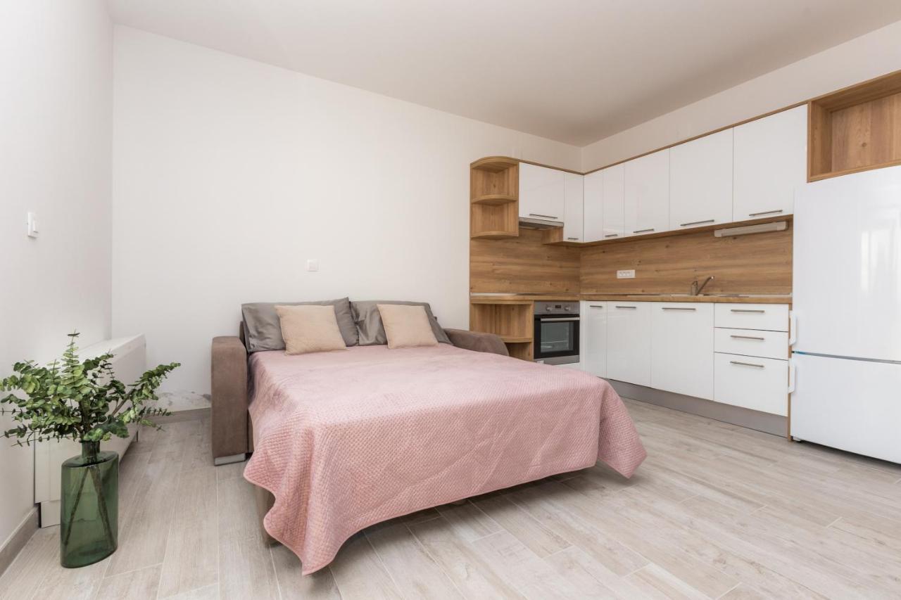 Apartmani Villa Paulo Starigrad Paklenica Exterior foto