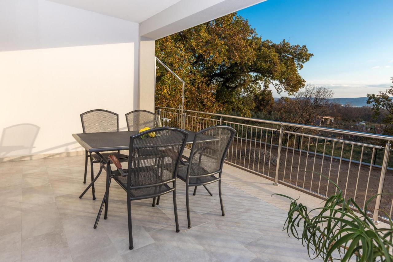 Apartmani Villa Paulo Starigrad Paklenica Exterior foto