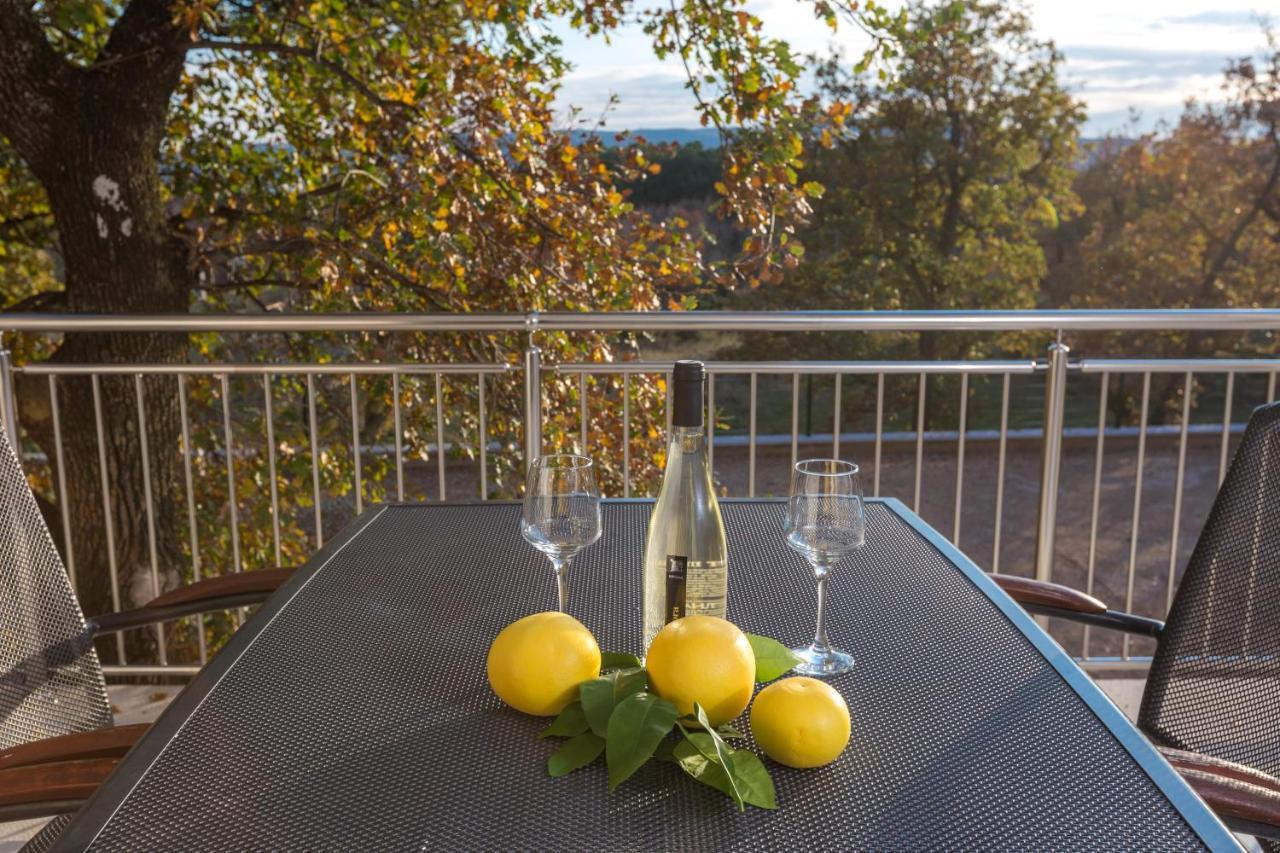 Apartmani Villa Paulo Starigrad Paklenica Exterior foto