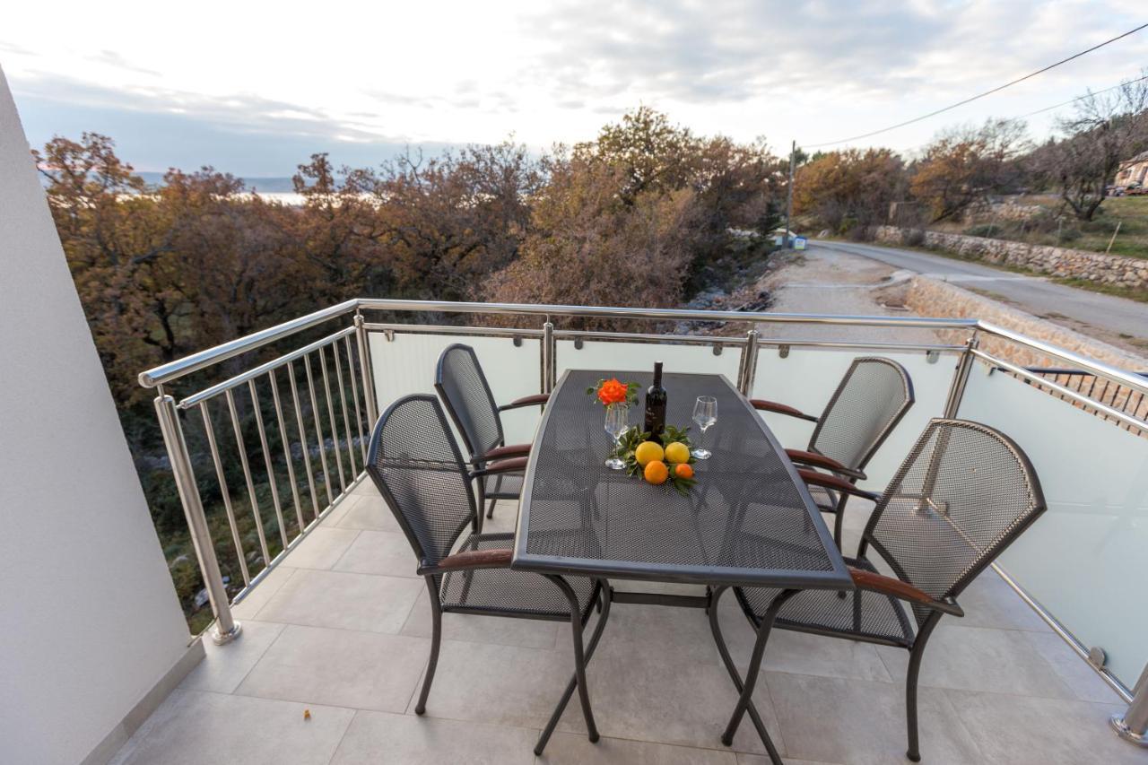 Apartmani Villa Paulo Starigrad Paklenica Exterior foto