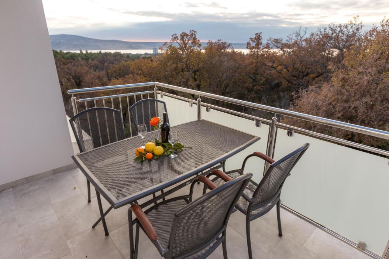 Apartmani Villa Paulo Starigrad Paklenica Exterior foto